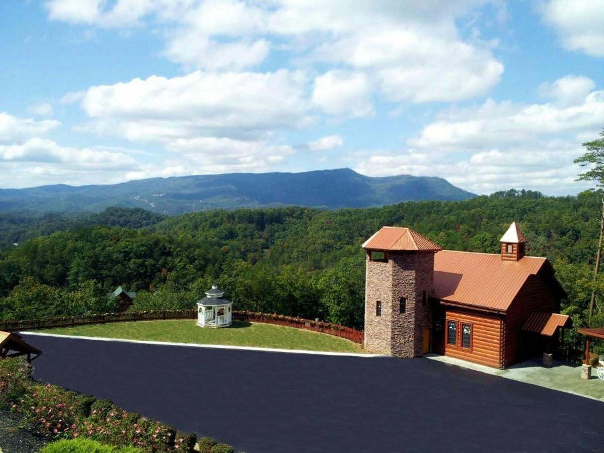 On Dolly Time 1 Mile From Dollywood Villa Pigeon Forge Exterior photo